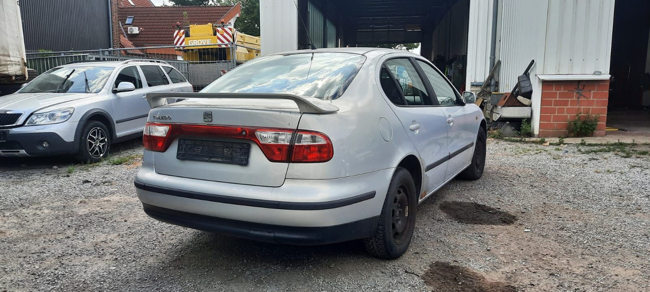 Seat Toledo Signo 1,8 20V Autom. - Sedan: foto 3 Seat Toledo Signo 1,8 20V Autom. - Sedan: foto 3