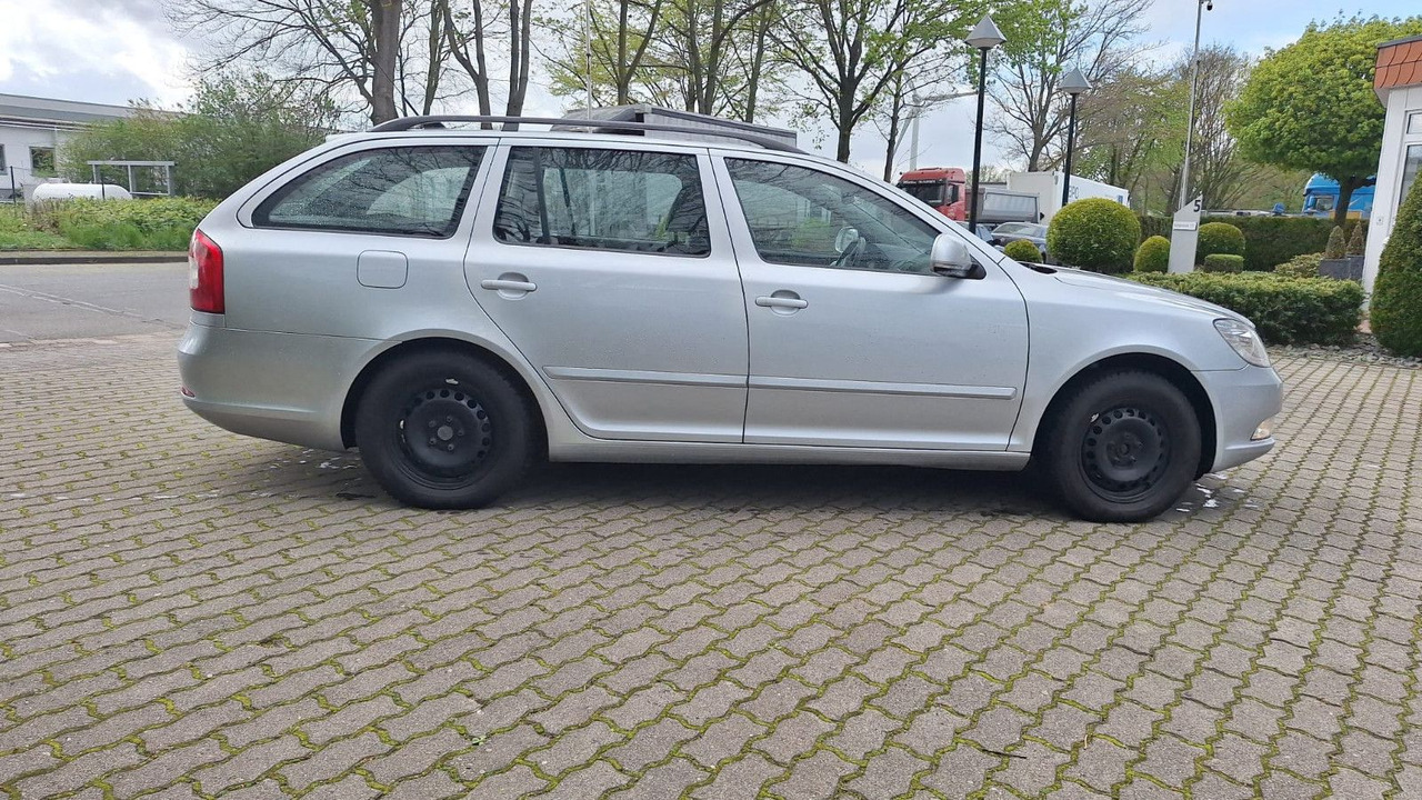 Skoda Octavia - Automóvel: foto 3 Skoda Octavia - Automóvel: foto 3