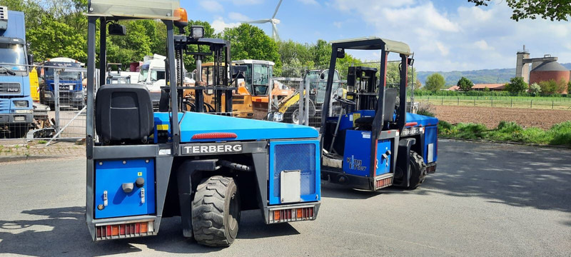 Terberg TKL M1-3 Mitnahmestapler - Empilhador lateral: foto 1 Terberg TKL M1-3 Mitnahmestapler - Empilhador lateral: foto 1