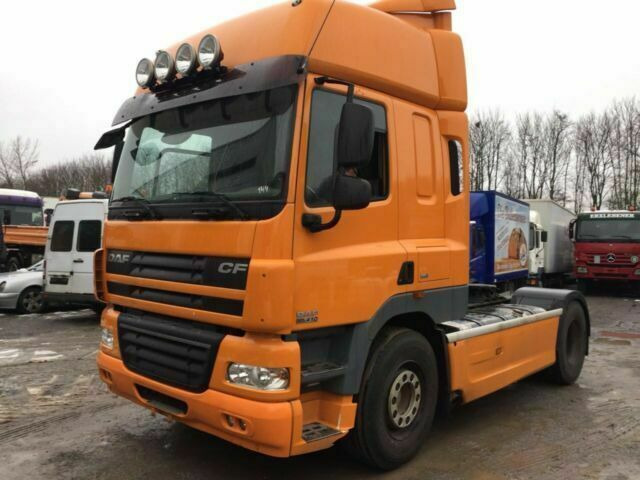 DAF CF85-410 G.Haus 2xBett ZF/Schalter 2-Kreishydr - Tractor: foto 1 DAF CF85-410 G.Haus 2xBett ZF/Schalter 2-Kreishydr - Tractor: foto 1
