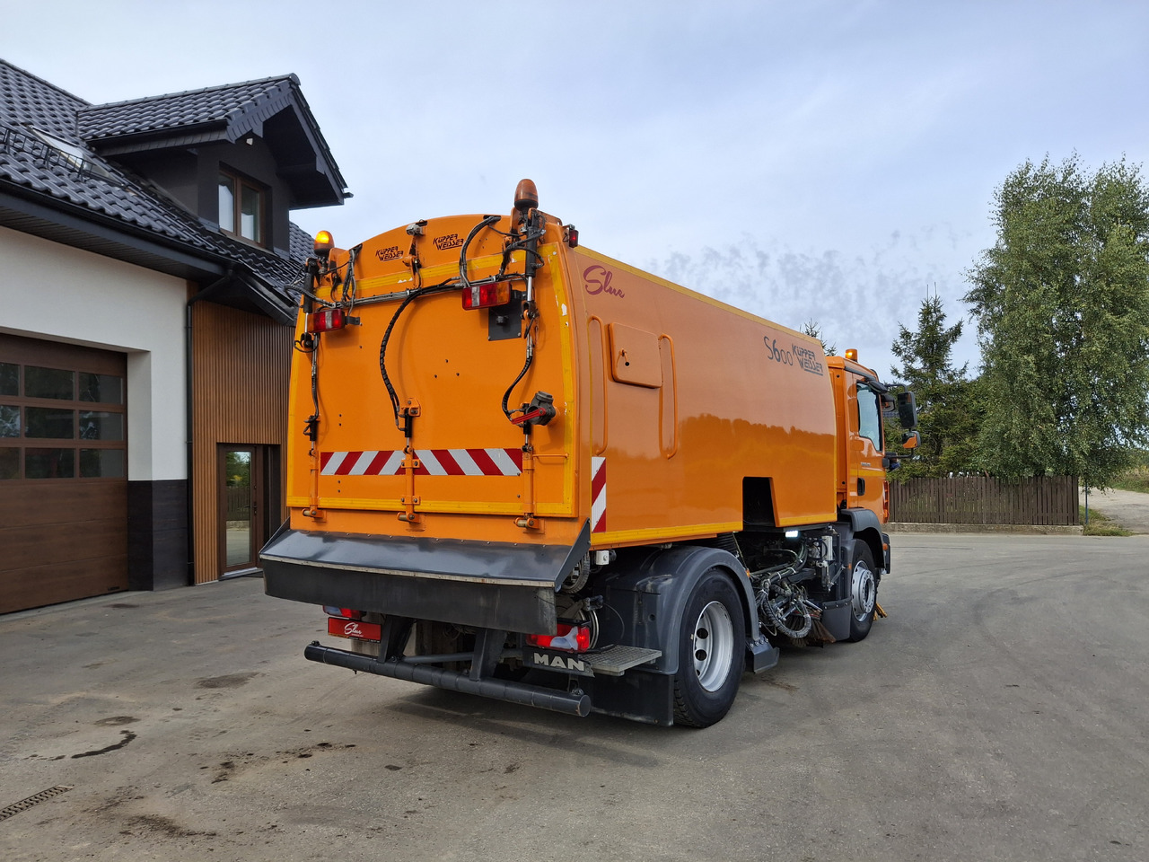 MAN TGM 18.250 Zamiatarka Kupper Weisser BROCK 2 Motoren Szczotki L/R PM10 Odchwaszczarka - Varredora urbana: foto 5 MAN TGM 18.250 Zamiatarka Kupper Weisser BROCK 2 Motoren Szczotki L/R PM10 Odchwaszczarka - Varredora urbana: foto 5