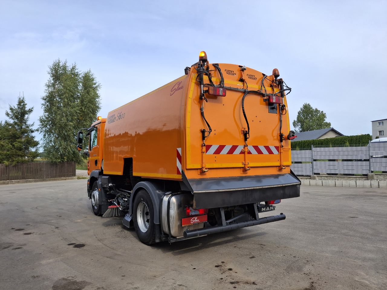 MAN TGM 18.250 Zamiatarka Kupper Weisser BROCK 2 Motoren Szczotki L/R PM10 Odchwaszczarka - Varredora urbana: foto 4 MAN TGM 18.250 Zamiatarka Kupper Weisser BROCK 2 Motoren Szczotki L/R PM10 Odchwaszczarka - Varredora urbana: foto 4