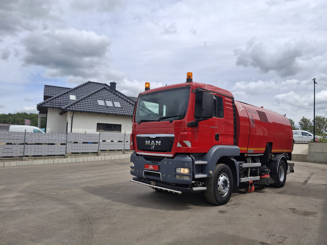 MAN TGS 18.320 Zamiatarka Kehrmaschine BUCHER 2 Motoren Karcher Szczotki L/R - Varredora urbana: foto 3 MAN TGS 18.320 Zamiatarka Kehrmaschine BUCHER 2 Motoren Karcher Szczotki L/R - Varredora urbana: foto 3