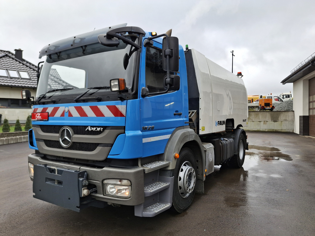 Mercedes-Benz Axor 1829 Zamiatarka Kehrmaschine FAUN Euro5 PM10 76 Tyś KM 2010 - Varredora urbana: foto 2 Mercedes-Benz Axor 1829 Zamiatarka Kehrmaschine FAUN Euro5 PM10 76 Tyś KM 2010 - Varredora urbana: foto 2