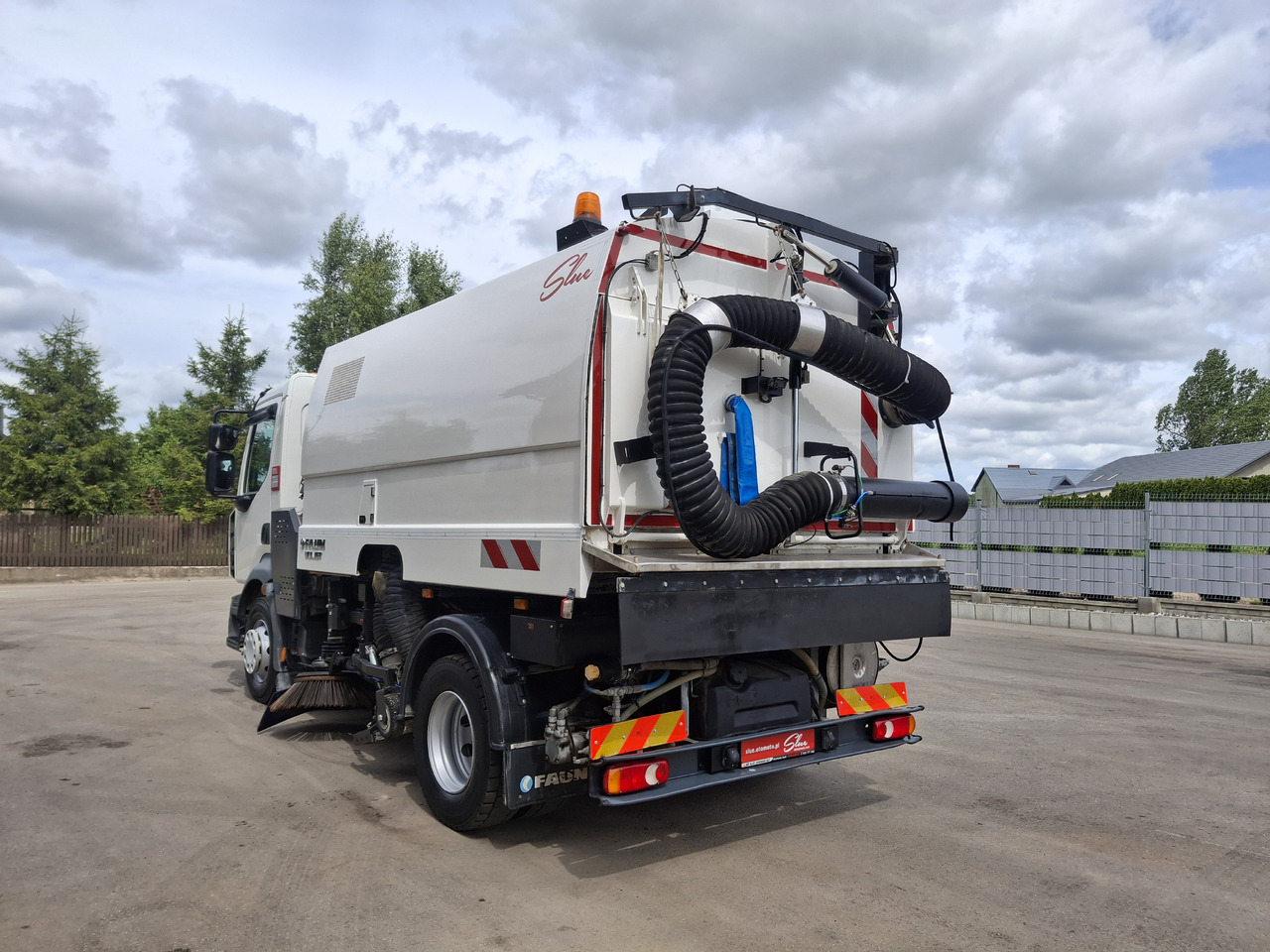 RENAULT D16 Zamiatarka Kehrmaschine FAUN Euro 6 PM10 Szczotki L/R Karcher Rura Do Liści 2 Motoren - Varredora urbana: foto 3 RENAULT D16 Zamiatarka Kehrmaschine FAUN Euro 6 PM10 Szczotki L/R Karcher Rura Do Liści 2 Motoren - Varredora urbana: foto 3