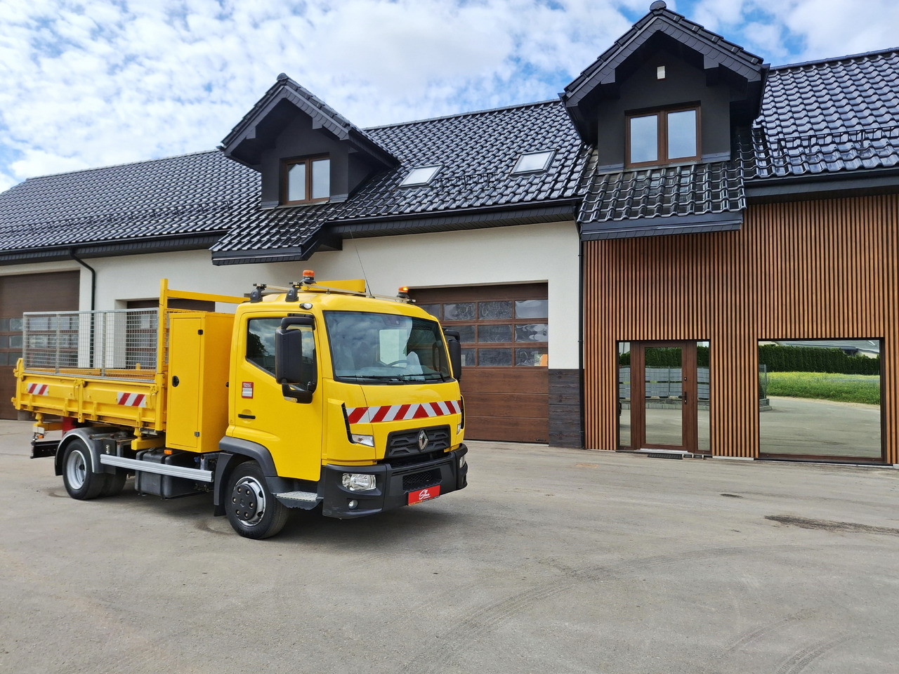 RENAULT D7.5 Wywrotka Kipper 3 Stronna 2015r 84 Tyś KM - Camião basculante: foto 1 RENAULT D7.5 Wywrotka Kipper 3 Stronna 2015r 84 Tyś KM - Camião basculante: foto 1