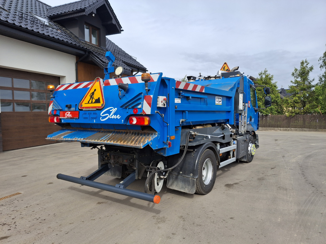 Renault D16 - Distribuidor de asfalto: foto 3 Renault D16 - Distribuidor de asfalto: foto 3