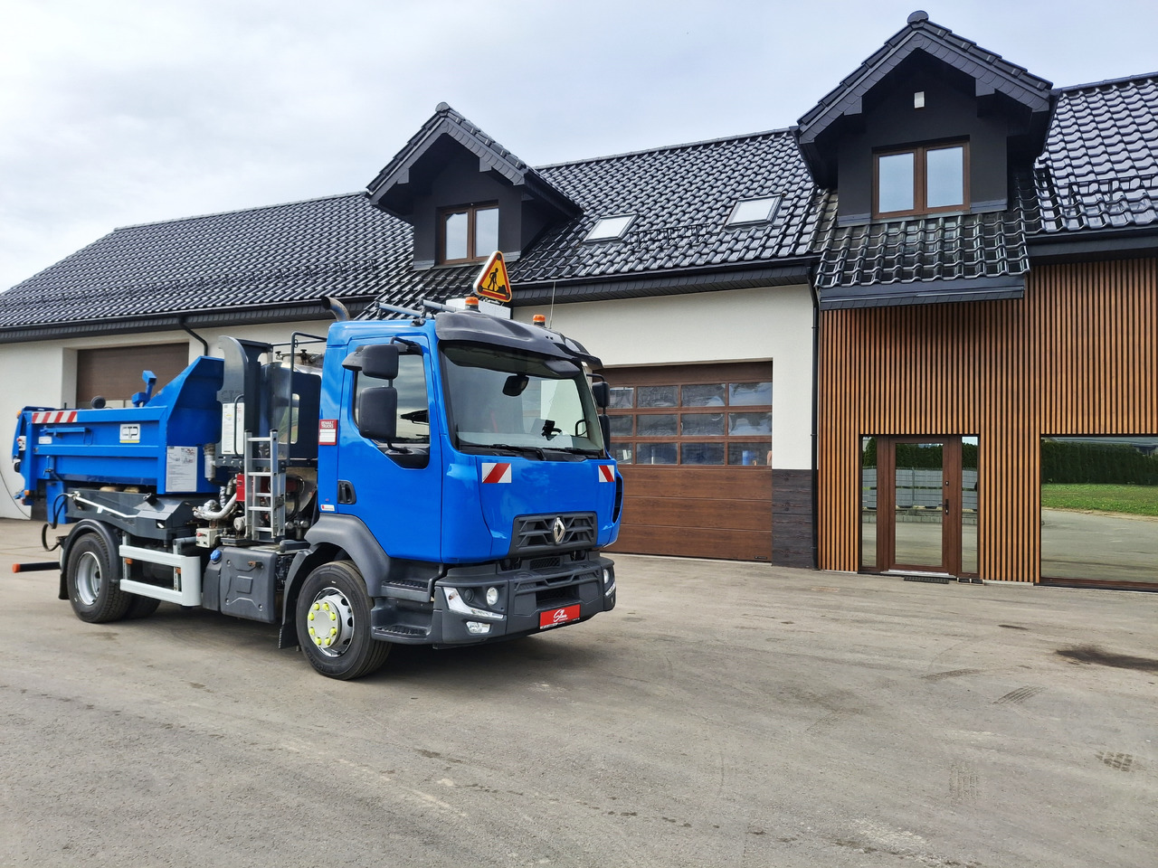 Renault D16 - Distribuidor de asfalto: foto 1 Renault D16 - Distribuidor de asfalto: foto 1