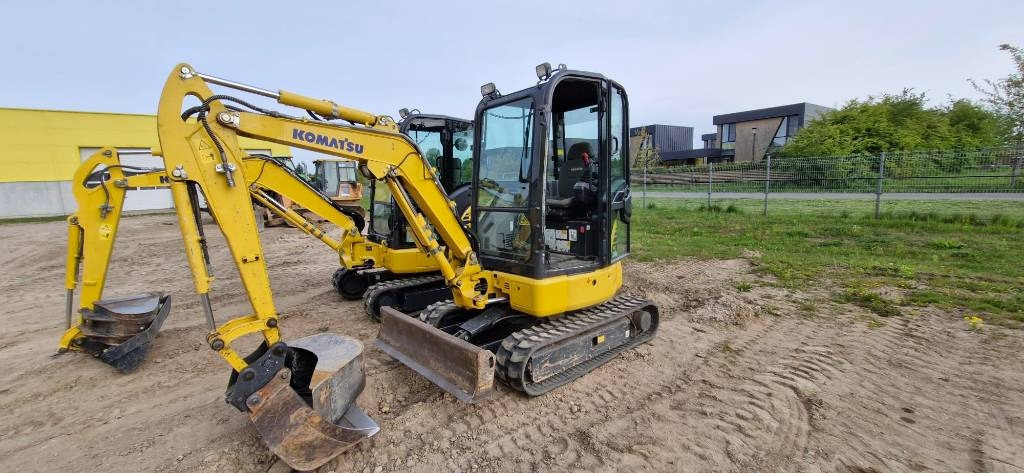 Komatsu PC 26 MR - Mini escavadeira: foto 1 Komatsu PC 26 MR - Mini escavadeira: foto 1