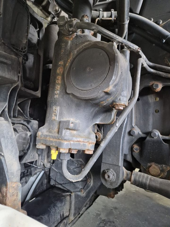 MAN TGS TGX Lenkgetriebe ZF Lenkung Steering - Caixa de direção para Camião: foto 3 MAN TGS TGX Lenkgetriebe ZF Lenkung Steering - Caixa de direção para Camião: foto 3