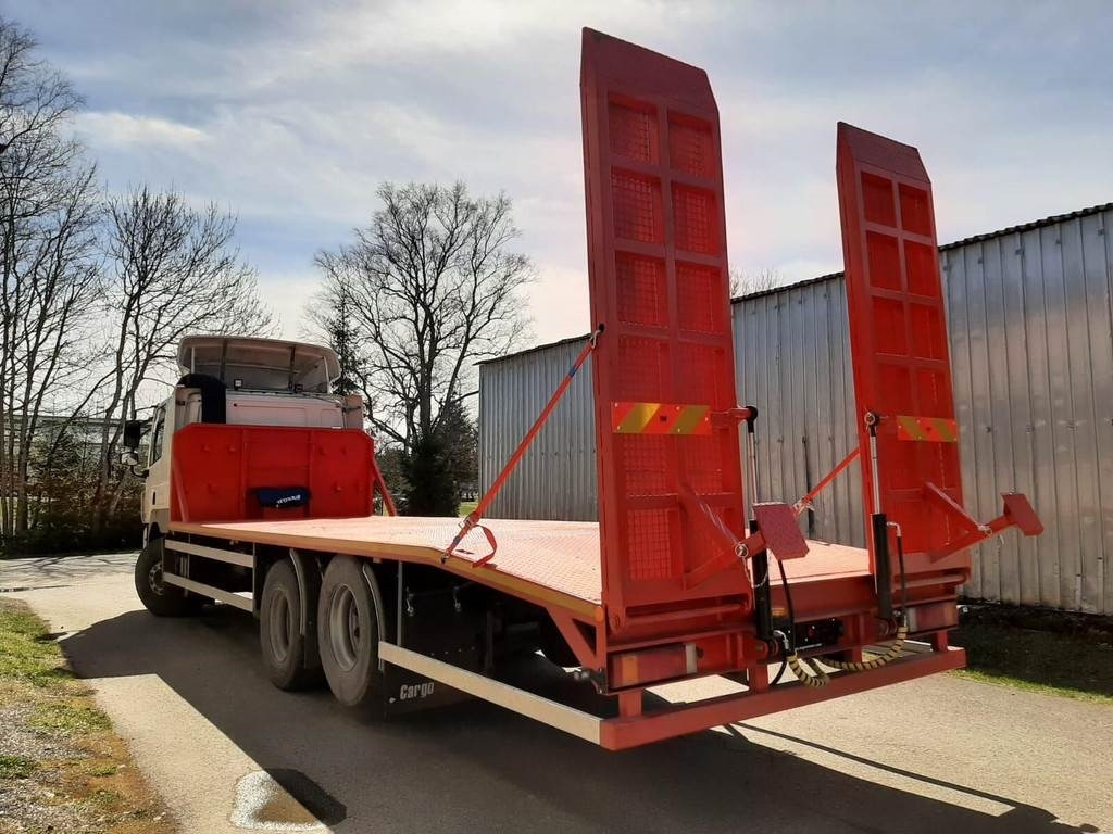 DAF 85.410 6X2 CAR TRANSPORTER  - Camião transporte de veículos: foto 2 DAF 85.410 6X2 CAR TRANSPORTER  - Camião transporte de veículos: foto 2
