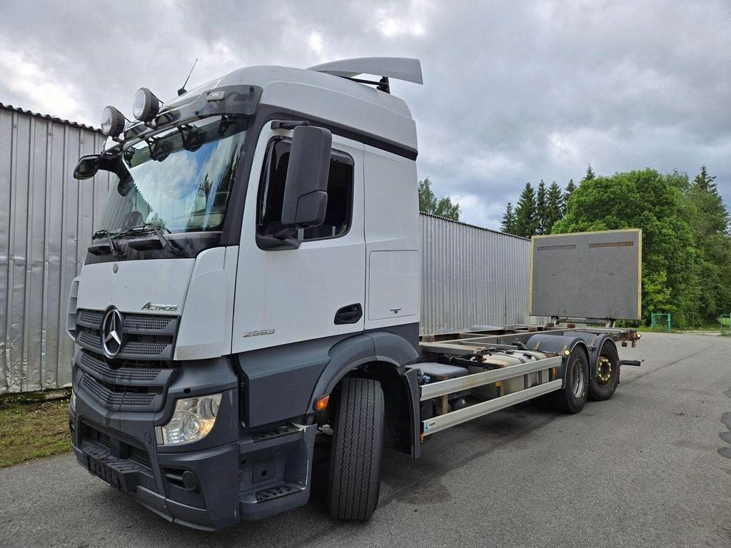 Mercedes-Benz ACTROS 2553 6X2 LAGAB - Camião transportador de contêineres/ Caixa móvel: foto 1 Mercedes-Benz ACTROS 2553 6X2 LAGAB - Camião transportador de contêineres/ Caixa móvel: foto 1