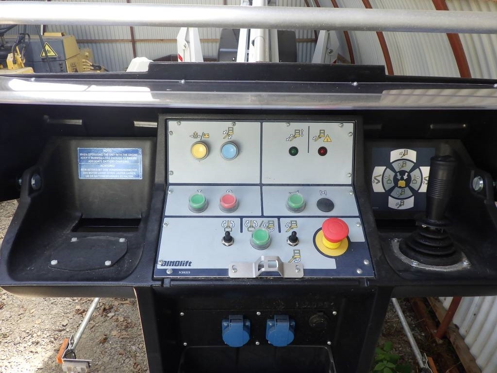Dino 180 XT II - Plataforma de elevaçao rebocável: foto 5 Dino 180 XT II - Plataforma de elevaçao rebocável: foto 5