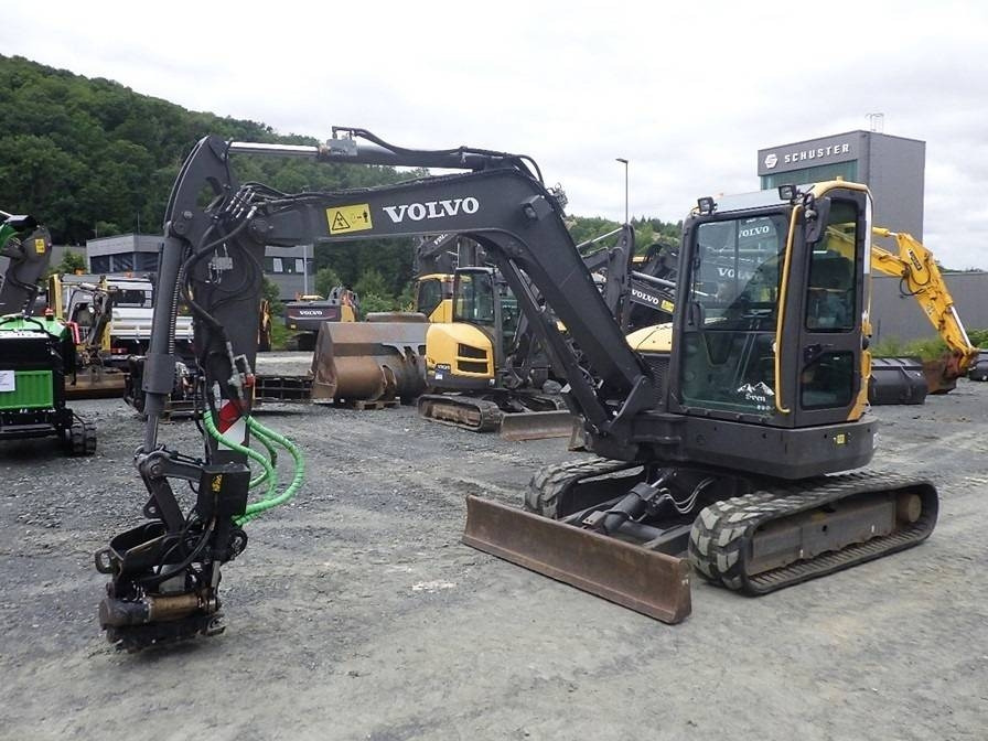 Volvo ECR 58 D mit Tiltrotator Steelwrist - Mini escavadeira: foto 1 Volvo ECR 58 D mit Tiltrotator Steelwrist - Mini escavadeira: foto 1