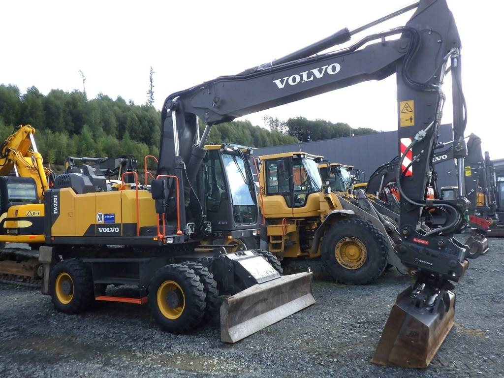 Volvo EW 220 E - Escavadeira de rodas: foto 3 Volvo EW 220 E - Escavadeira de rodas: foto 3