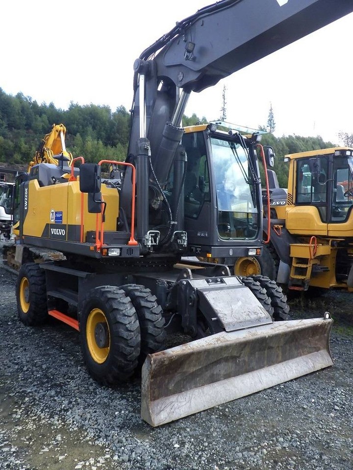 Volvo EW 220 E - Escavadeira de rodas: foto 4 Volvo EW 220 E - Escavadeira de rodas: foto 4