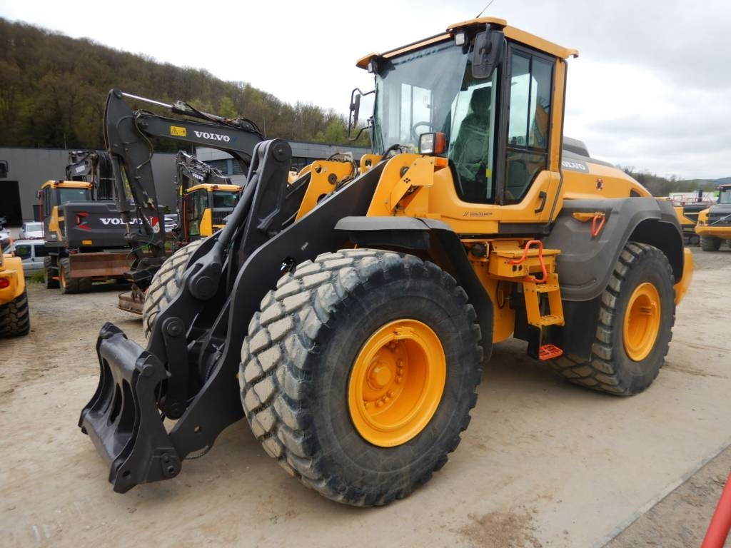 Volvo L 110 H - Pá carregadora de rodas: foto 1 Volvo L 110 H - Pá carregadora de rodas: foto 1