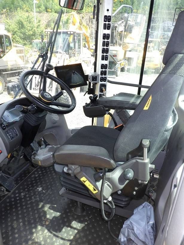 Locação financeira de Volvo L 220 H  Volvo L 220 H: foto 10