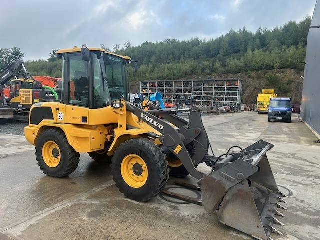 Volvo L 30 G - Pá carregadora de rodas: foto 2 Volvo L 30 G - Pá carregadora de rodas: foto 2