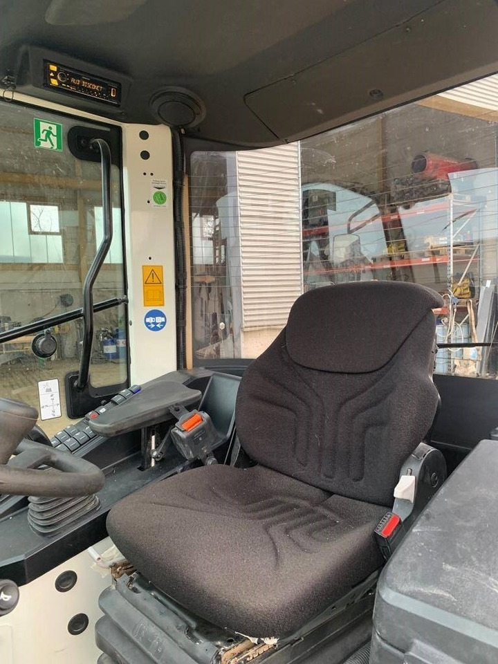 Pá carregadora de rodas Liebherr L506 Compact G8.0-D ( 5x available ): foto 9