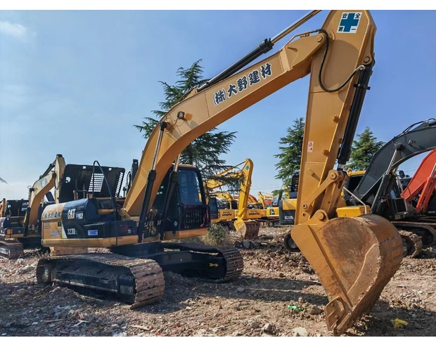 2019 Caterpillar 323D2L - Escavadora de rastos: foto 1 2019 Caterpillar 323D2L - Escavadora de rastos: foto 1