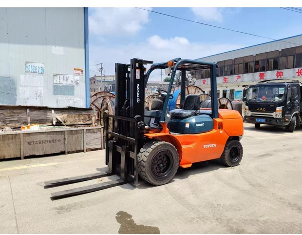 2020 Toyota FD50 - Empilhador: foto 1 2020 Toyota FD50 - Empilhador: foto 1