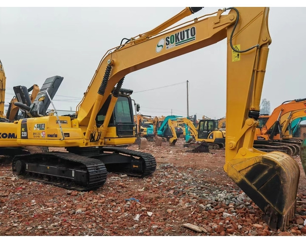 2021 Komatsu PC220-8 - Escavadora de rastos: foto 1 2021 Komatsu PC220-8 - Escavadora de rastos: foto 1