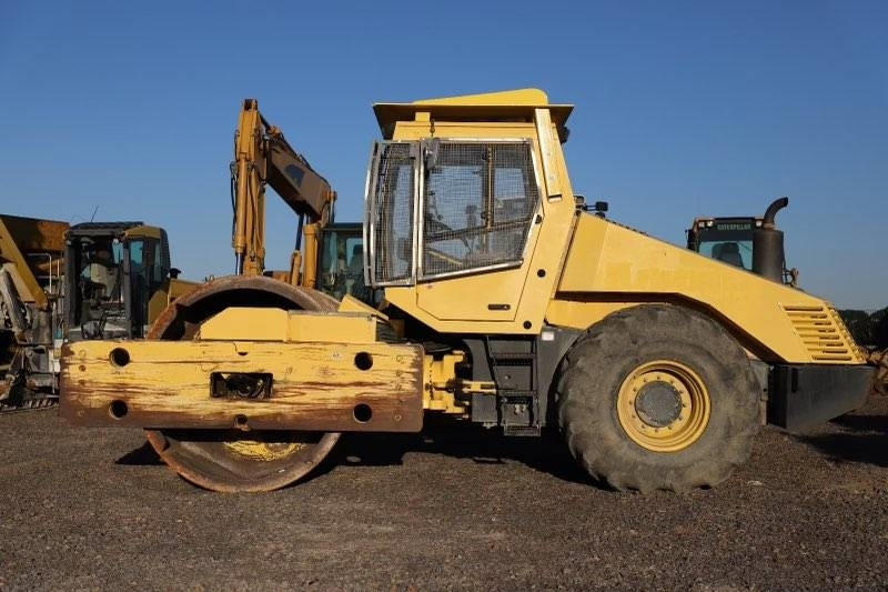 Bomag BW 225 D-3 - Compactador de asfalto: foto 2 Bomag BW 225 D-3 - Compactador de asfalto: foto 2