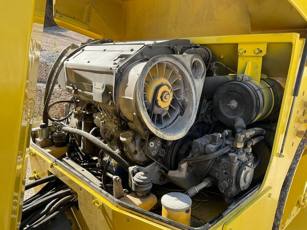 Compactador de asfalto Bomag BW161AD-2: foto 12 Compactador de asfalto Bomag BW161AD-2: foto 12