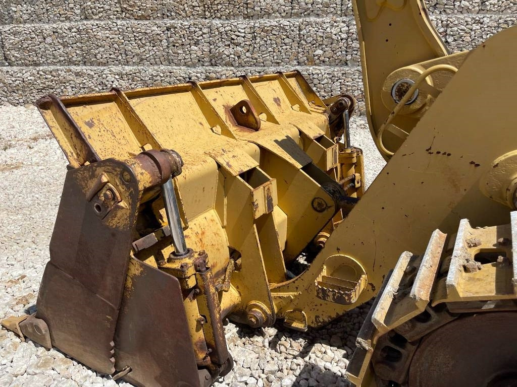 Pá carregadoras de rastos CAT 963B: foto 17