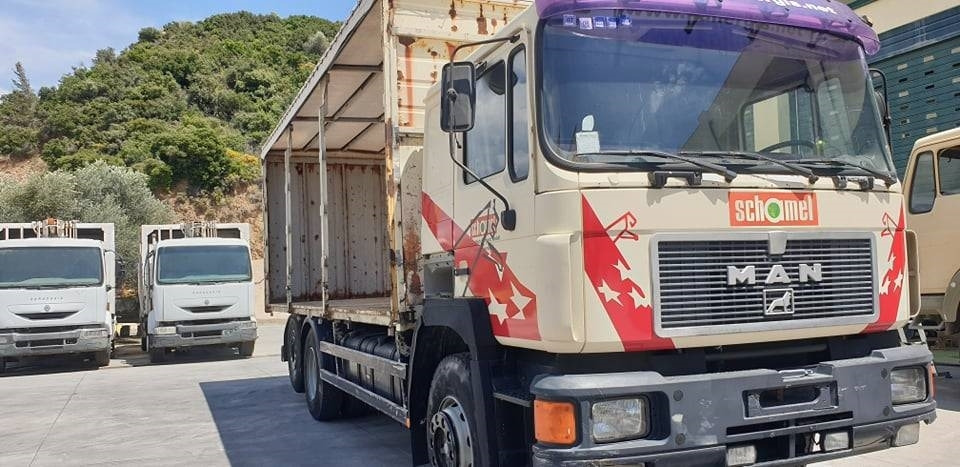 Camião de lona MAN 26.422: foto 9