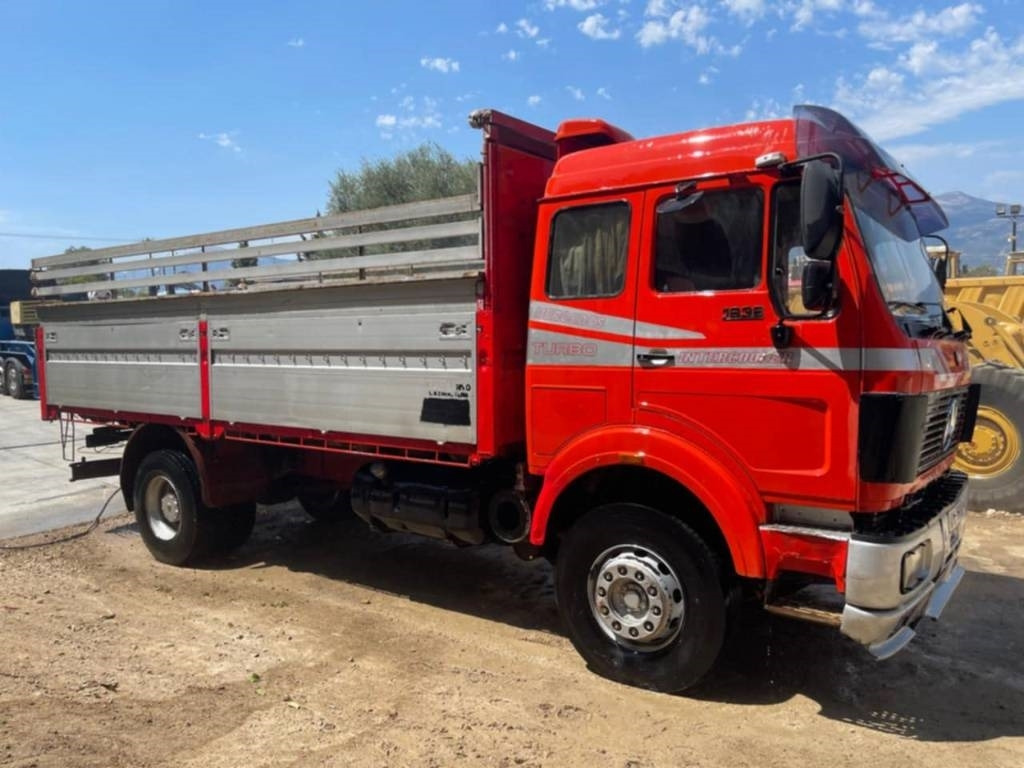 Mercedes-Benz 1638 - Camião de caixa aberta/ Plataforma: foto 3 Mercedes-Benz 1638 - Camião de caixa aberta/ Plataforma: foto 3