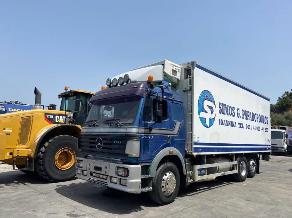 Mercedes-Benz 2553L - Camião frigorífico: foto 2 Mercedes-Benz 2553L - Camião frigorífico: foto 2