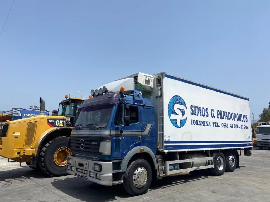 Mercedes-Benz 2553L - Camião frigorífico: foto 5 Mercedes-Benz 2553L - Camião frigorífico: foto 5