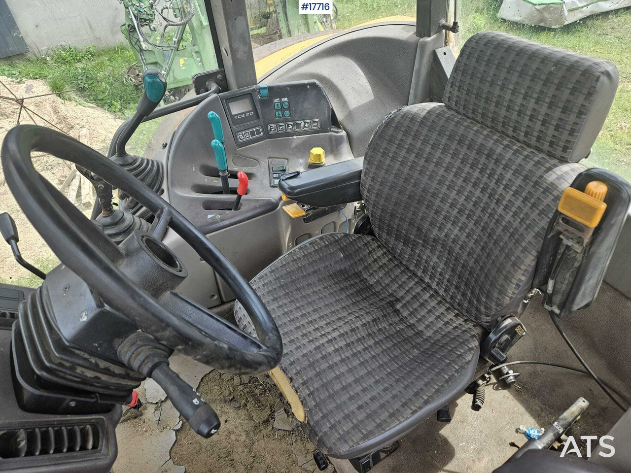 Trator 1999 Renault  Ares 640: foto 19