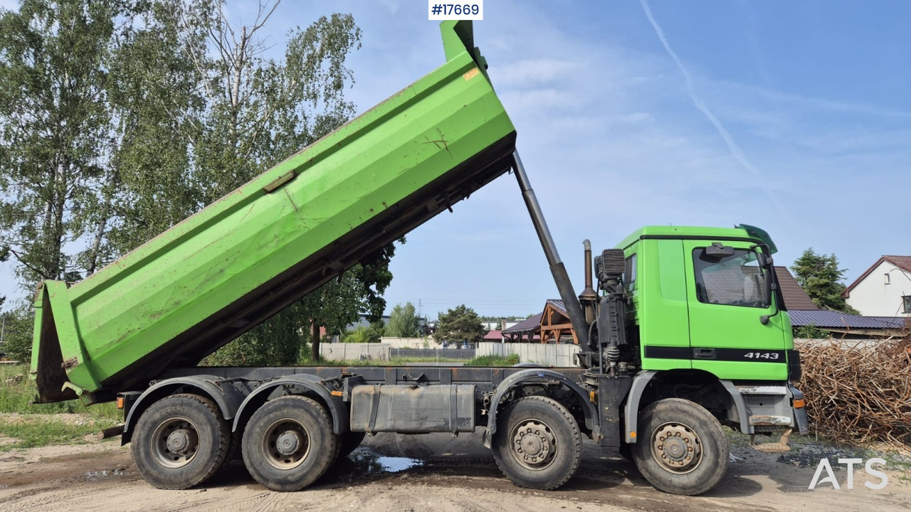 2002 Mercedes-Benz Actros 4143 8x8 - Camião basculante: foto 4 2002 Mercedes-Benz Actros 4143 8x8 - Camião basculante: foto 4