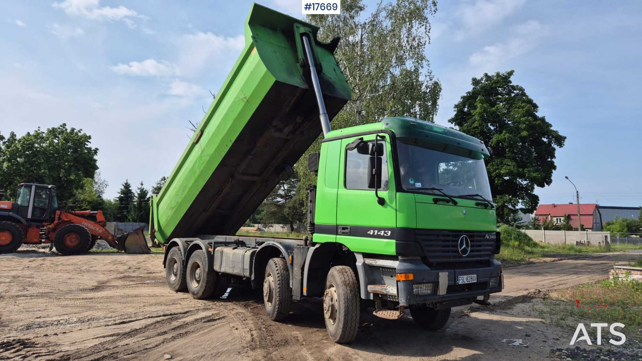 2002 Mercedes-Benz Actros 4143 8x8 - Camião basculante: foto 2 2002 Mercedes-Benz Actros 4143 8x8 - Camião basculante: foto 2