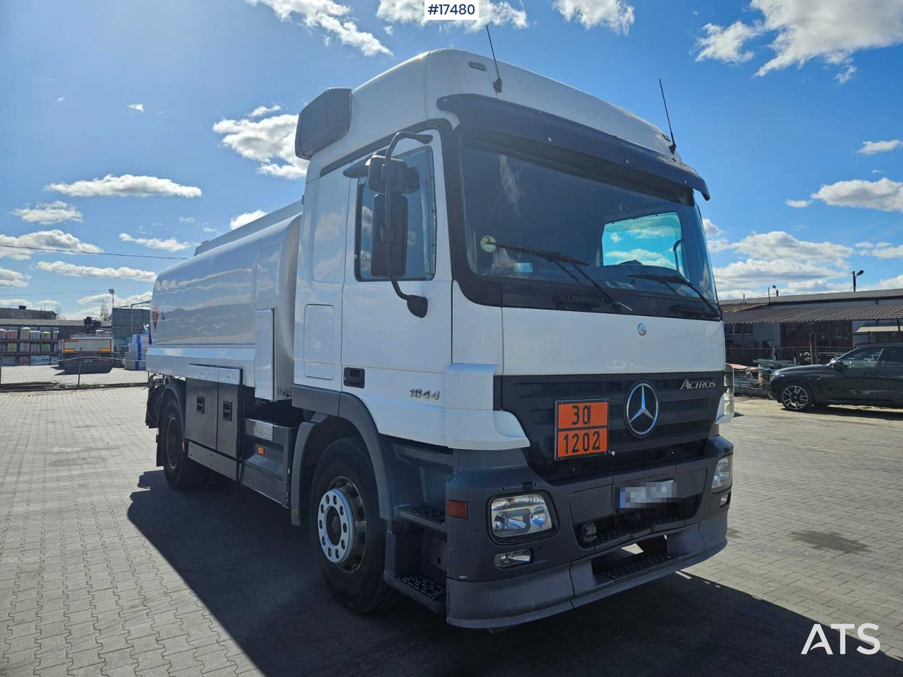 2003 Mercedes-Benz 1844 - Camião cisterna: foto 1 2003 Mercedes-Benz 1844 - Camião cisterna: foto 1