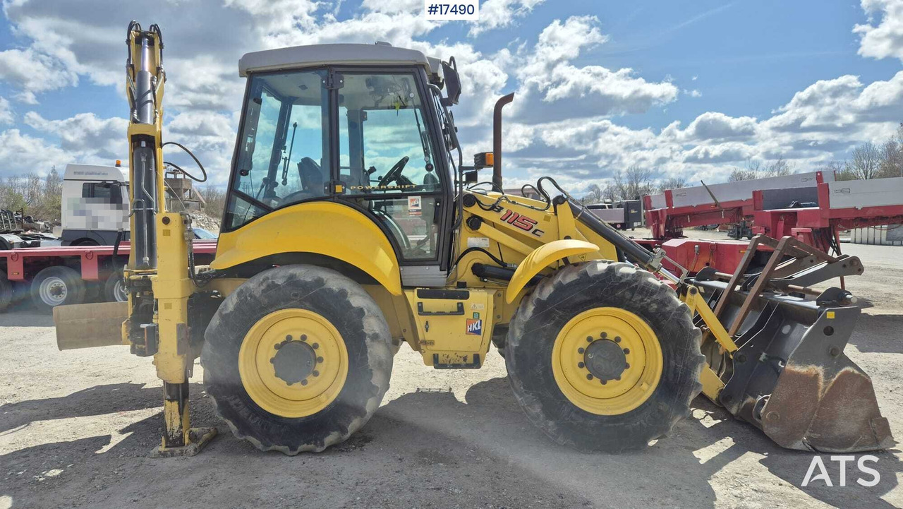 Backhoe Loader NEW HOLLAND B115C (2015) - Retroescavadeira: foto 4 Backhoe Loader NEW HOLLAND B115C (2015) - Retroescavadeira: foto 4