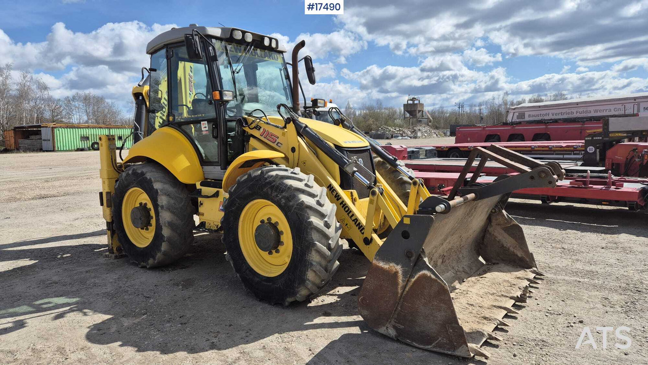 Backhoe Loader NEW HOLLAND B115C (2015) - Retroescavadeira: foto 3 Backhoe Loader NEW HOLLAND B115C (2015) - Retroescavadeira: foto 3