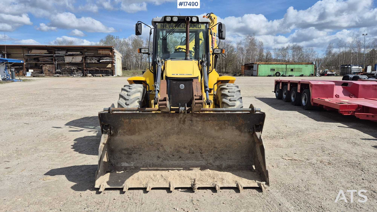Backhoe Loader NEW HOLLAND B115C (2015) - Retroescavadeira: foto 2 Backhoe Loader NEW HOLLAND B115C (2015) - Retroescavadeira: foto 2