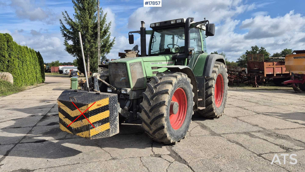 FENDT VARIO FAVORIT 924 agricultural tractor (1999) - Trator: foto 3 FENDT VARIO FAVORIT 924 agricultural tractor (1999) - Trator: foto 3