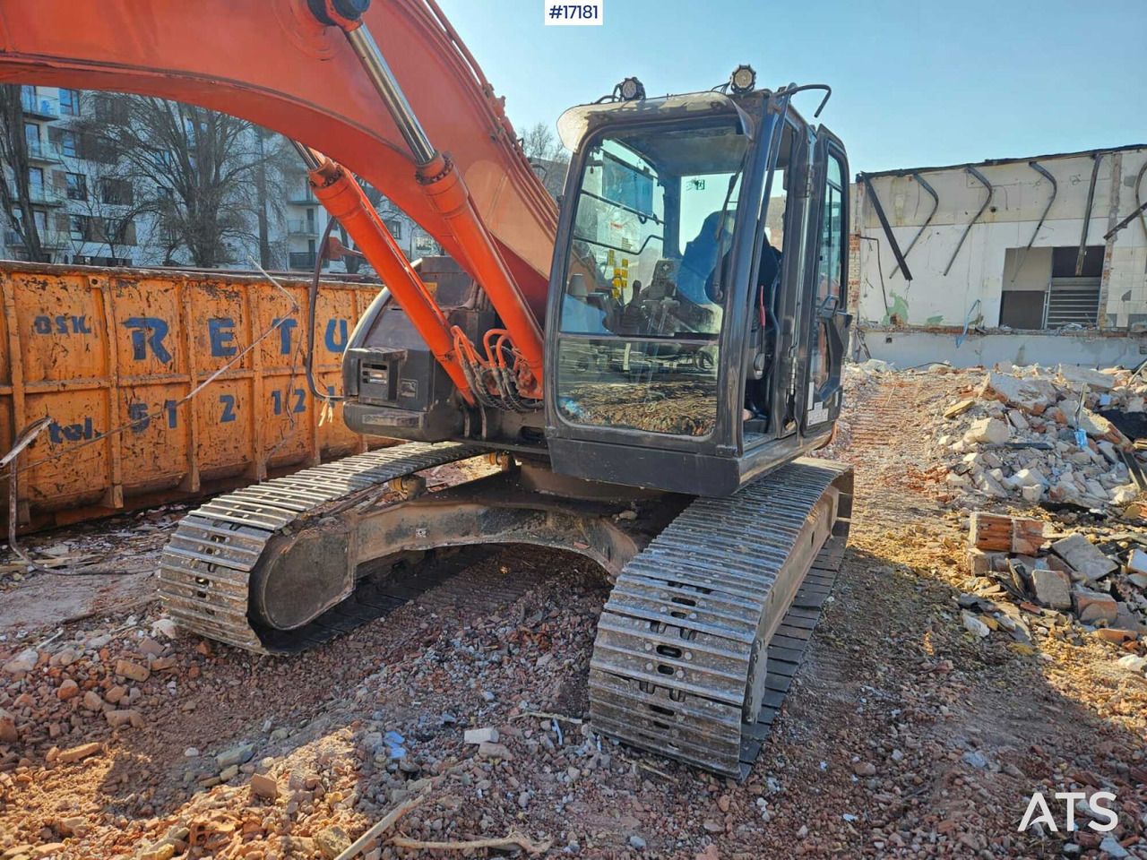 Hydraulic excavator Hitachi ZX225 LC (2013) - Escavadora de rastos: foto 2 Hydraulic excavator Hitachi ZX225 LC (2013) - Escavadora de rastos: foto 2