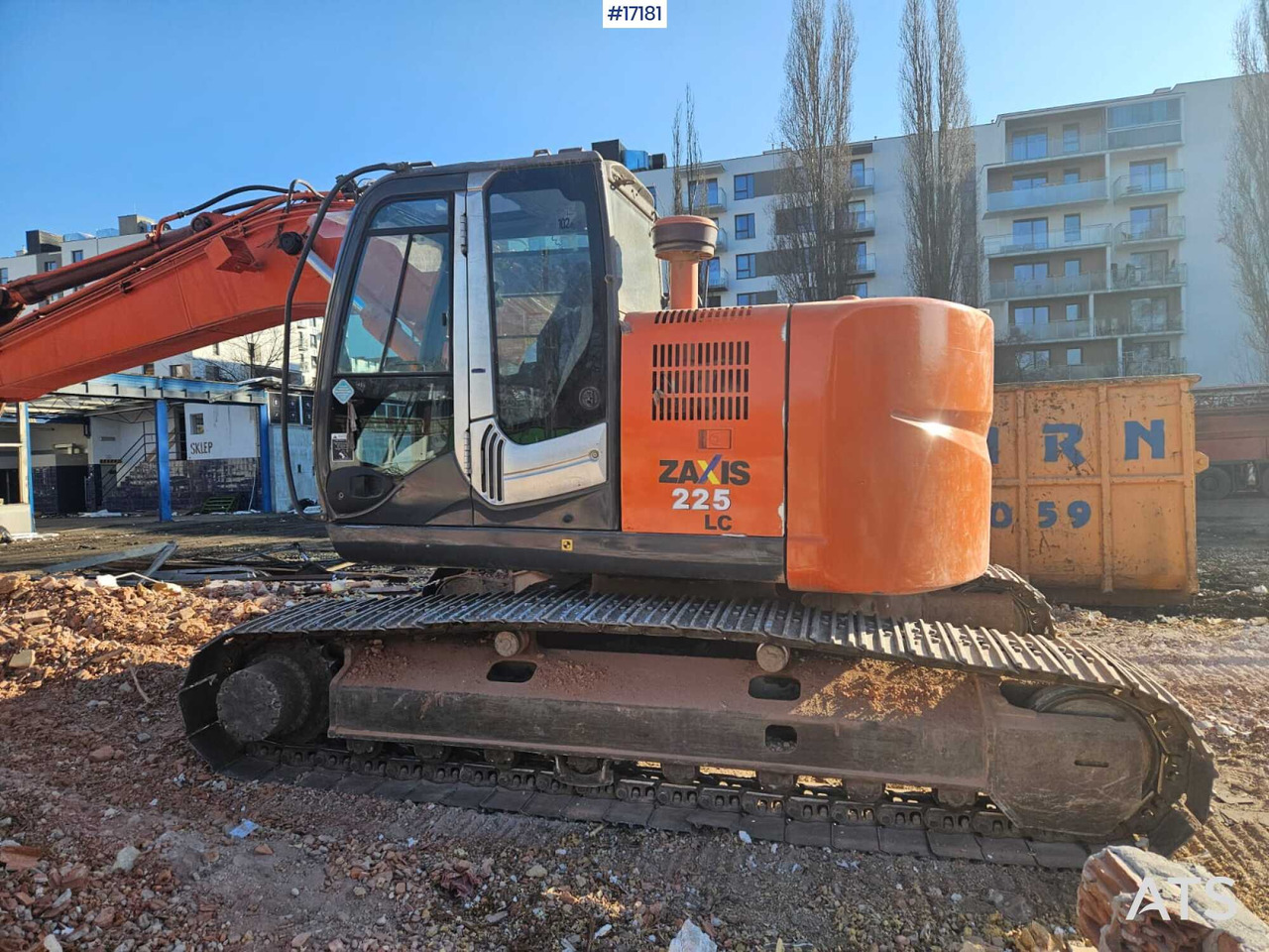 Hydraulic excavator Hitachi ZX225 LC (2013) - Escavadora de rastos: foto 1 Hydraulic excavator Hitachi ZX225 LC (2013) - Escavadora de rastos: foto 1