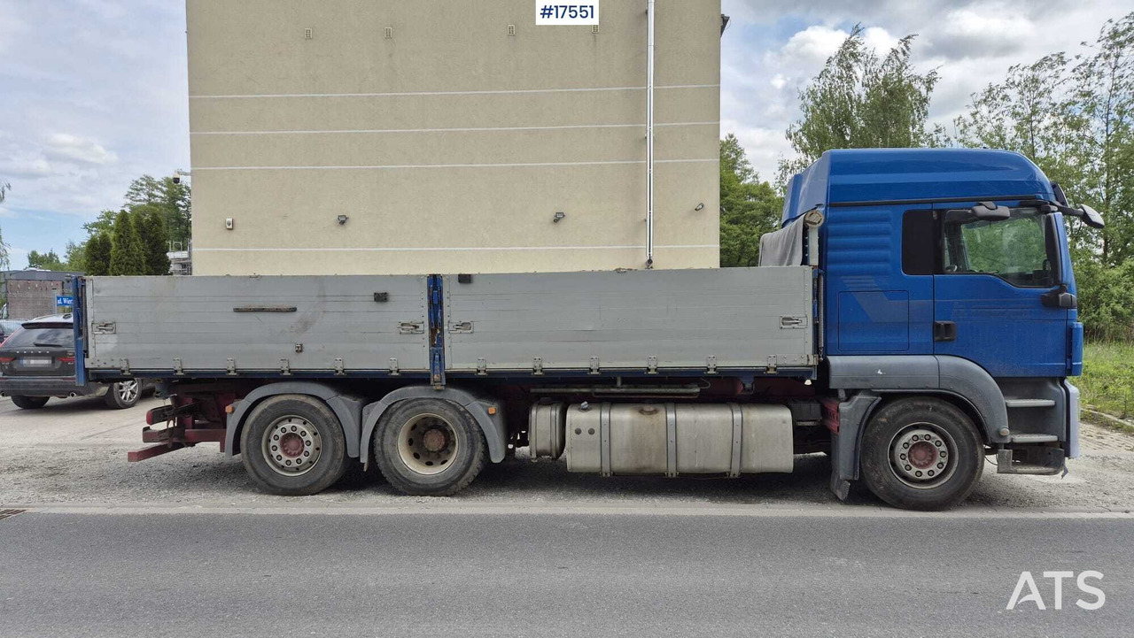 Three-axle tipper MAN TGA 03 (2012) - Camião basculante: foto 5 Three-axle tipper MAN TGA 03 (2012) - Camião basculante: foto 5