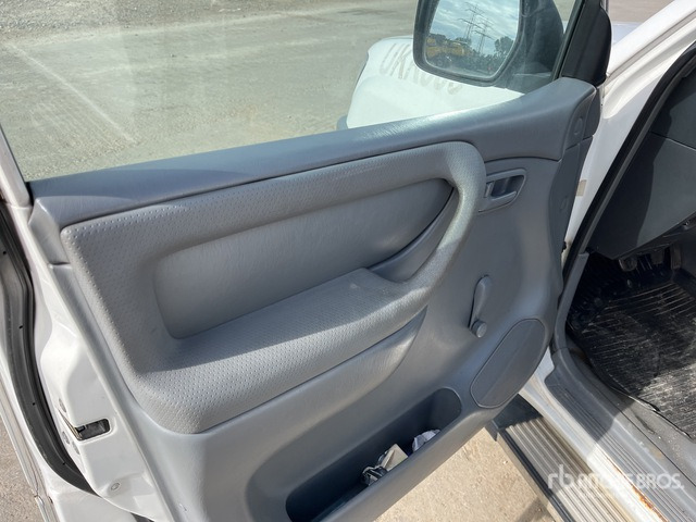 1999 Toyota Land Cruiser 105 HZJ105L-GCMRS SUV - SUV: foto 5 1999 Toyota Land Cruiser 105 HZJ105L-GCMRS SUV - SUV: foto 5