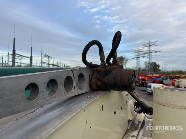 2010 Volvo FM420 8x4 Sleeper Tri/A Dump Truck - Camião basculante: foto 4 2010 Volvo FM420 8x4 Sleeper Tri/A Dump Truck - Camião basculante: foto 4