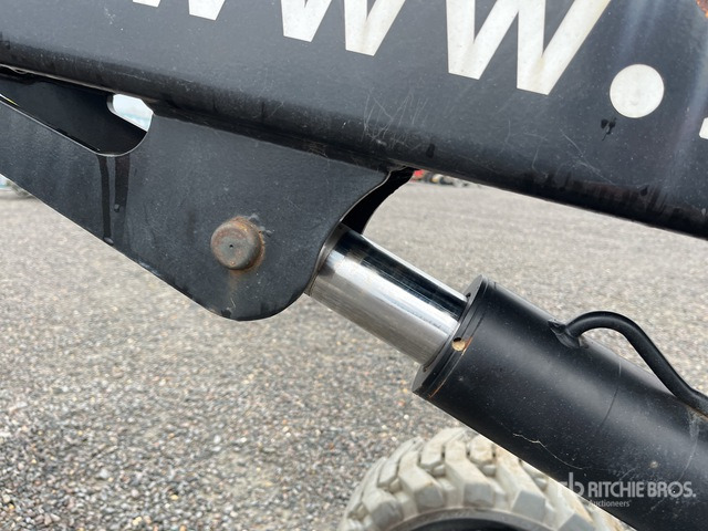 2016 Nifty-Lift HR17 4WD Hybrid Articulating Boom Lift - Plataforma articulada: foto 4 2016 Nifty-Lift HR17 4WD Hybrid Articulating Boom Lift - Plataforma articulada: foto 4