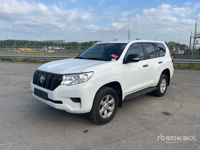 Toyota Land Cruiser SUV - SUV: foto 2 Toyota Land Cruiser SUV - SUV: foto 2