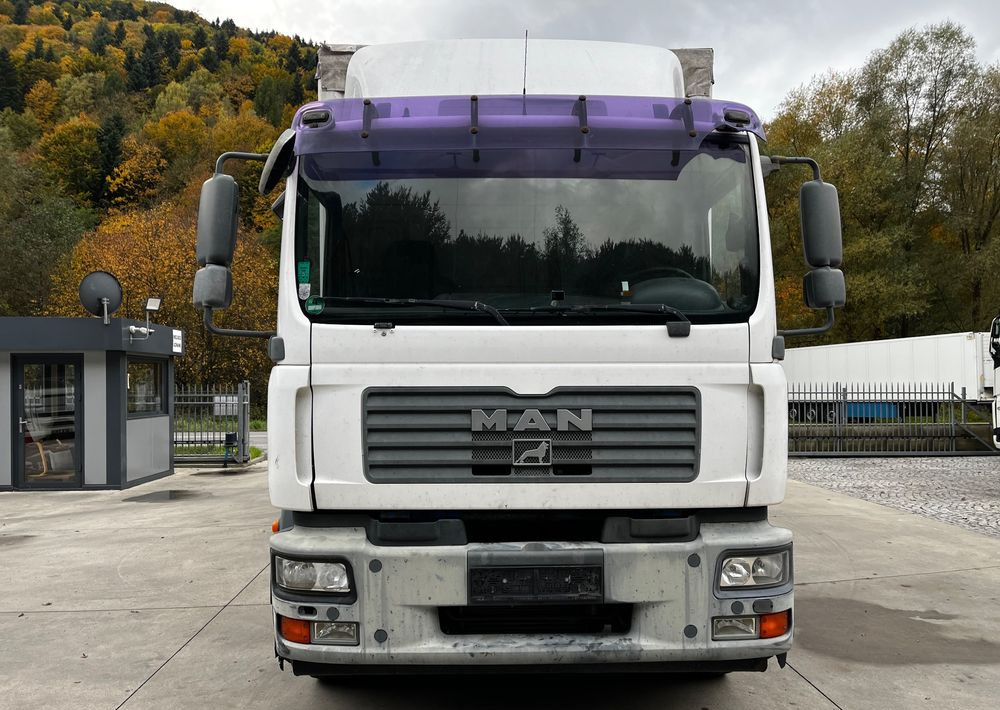 MAN TGM 18.330 4x2 // Zabudowa Burtowa // Manual // Specjalny // Ładowność 9600kg // - Camião de lona: foto 2 MAN TGM 18.330 4x2 // Zabudowa Burtowa // Manual // Specjalny // Ładowność 9600kg // - Camião de lona: foto 2